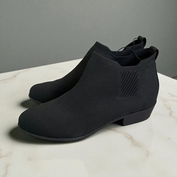 TORRID Black Stretch Ankle Booties Boots Size 10WW NEW NWOT - Picture 1 of 9